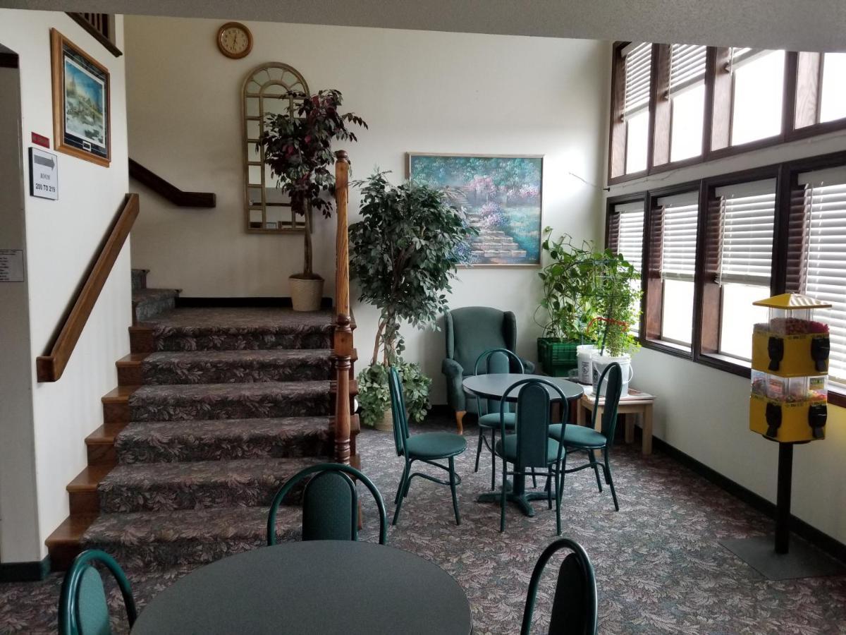 Bilmar Inn & Suites Dell Rapids Exterior foto