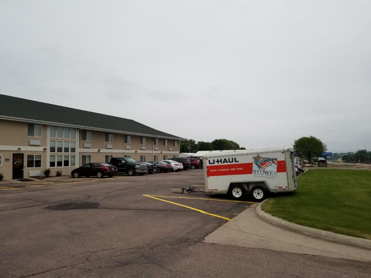 Bilmar Inn & Suites Dell Rapids Exterior foto