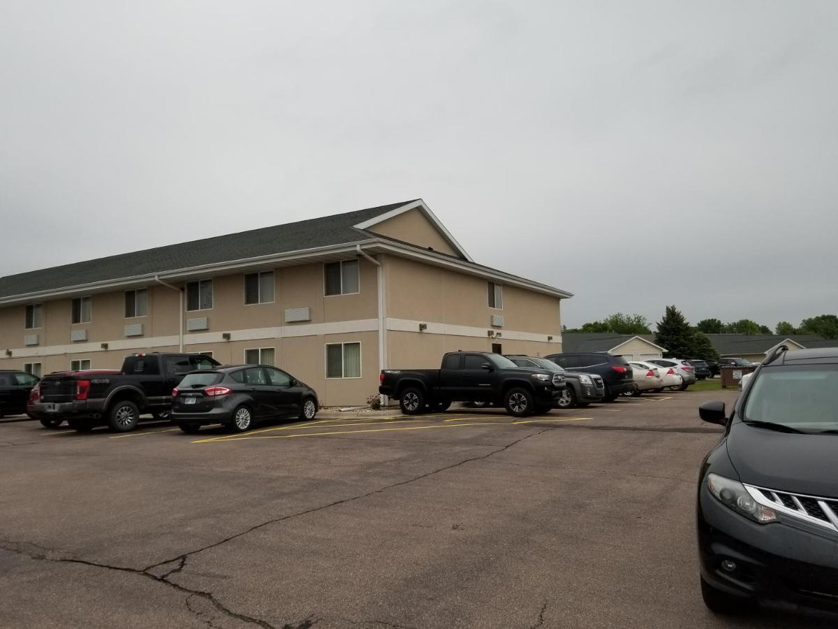 Bilmar Inn & Suites Dell Rapids Exterior foto