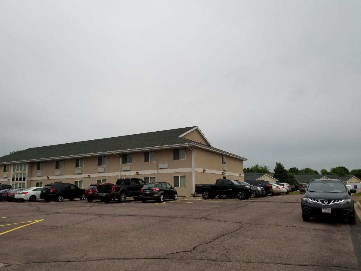 Bilmar Inn & Suites Dell Rapids Exterior foto